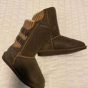 Bearpaw Womens Boshie Winter Boots
Size 7 
Color Dark Brown
Item Number 1669-W